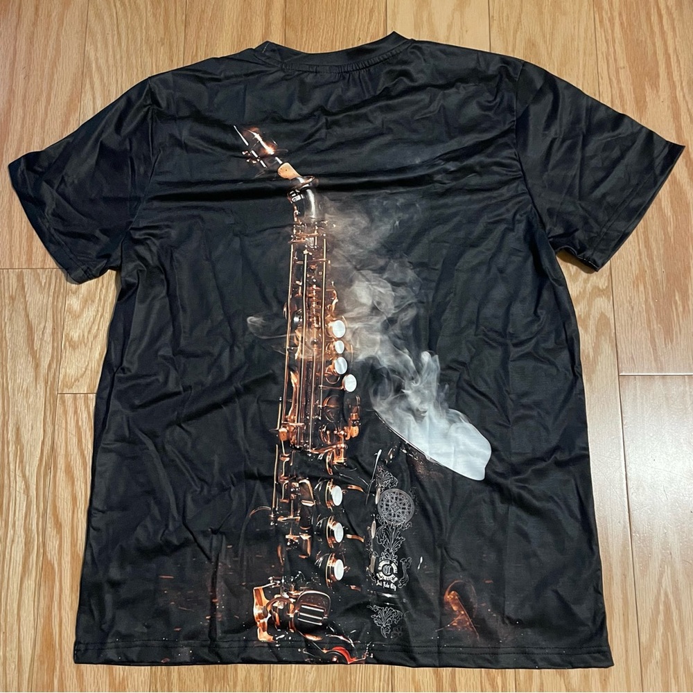 Black curved soprano sax t shirt Medium